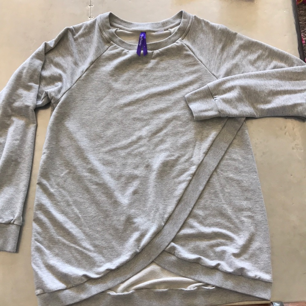 Seraphine maternity nursing sweatshirt